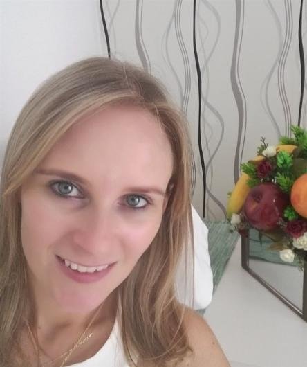 Cátia Regina Martin