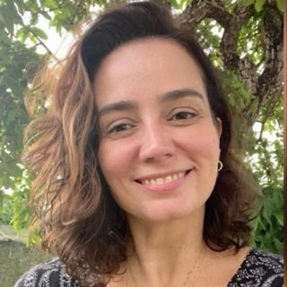 Dra. Karina Sousa Freire
