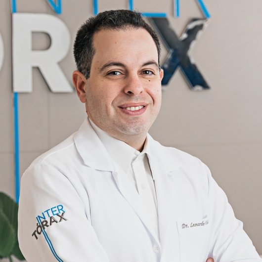 Dr. Leonardo Vila Nova de Melo