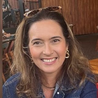 Dra. Valéria de Felipe