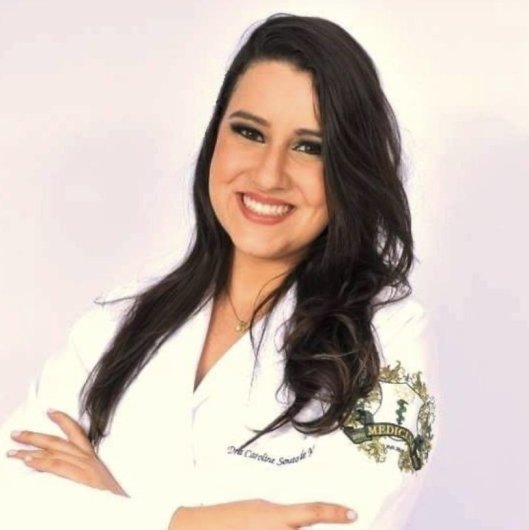 Dra. Caroline Souto