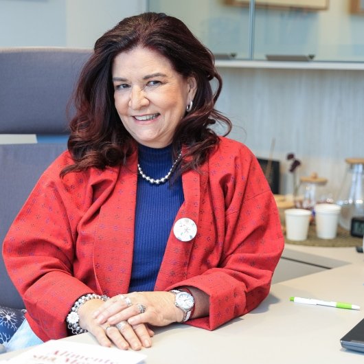 Dra. Isla Queiroz Alvares