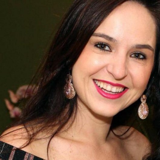 Dra. Izabela Cristina Mauricio Moris