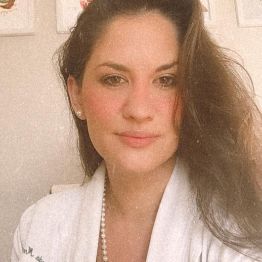 Dra. Amanda Machado