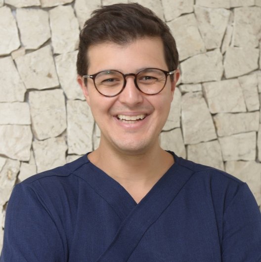 Dr. Leonardo Pires Novais Dias