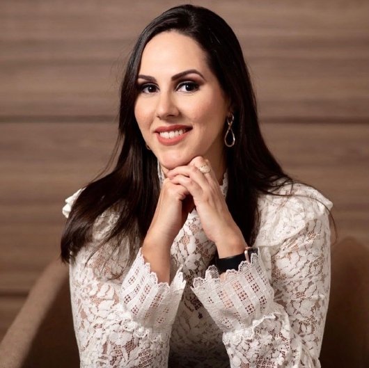Dra. Taís Caires