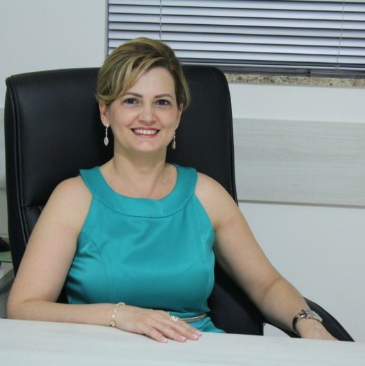 Dra. Josaine Foloni