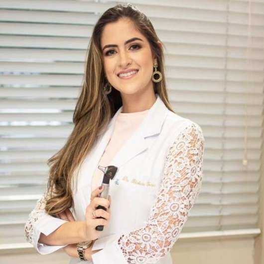 Dra. Bárbara de Melo Torres Alves