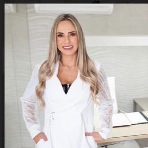 Dra. Cristiane Maturana