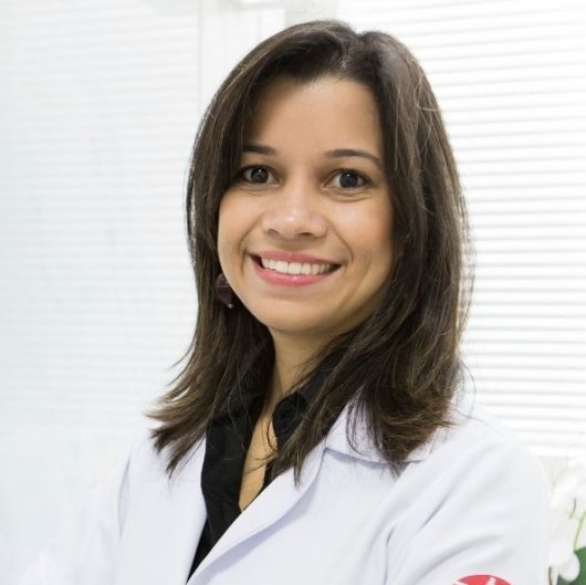 Dra. Cintia Lopes Raymundo