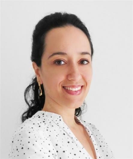 Dra. Mariana Costa Silva Valente