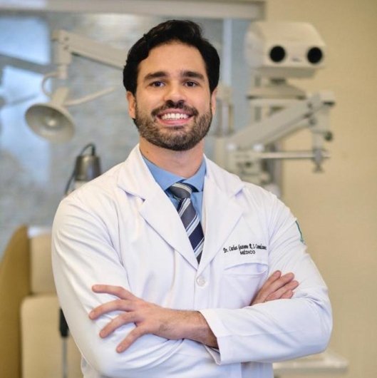 Dr. Carlos Gustavo Cavalcante