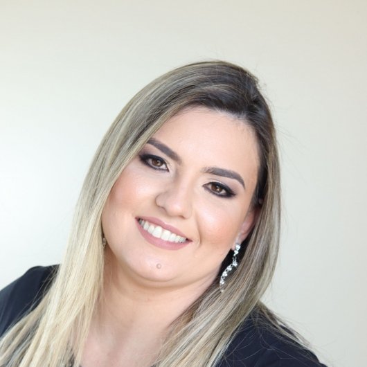 Dra. Glennia Goulart