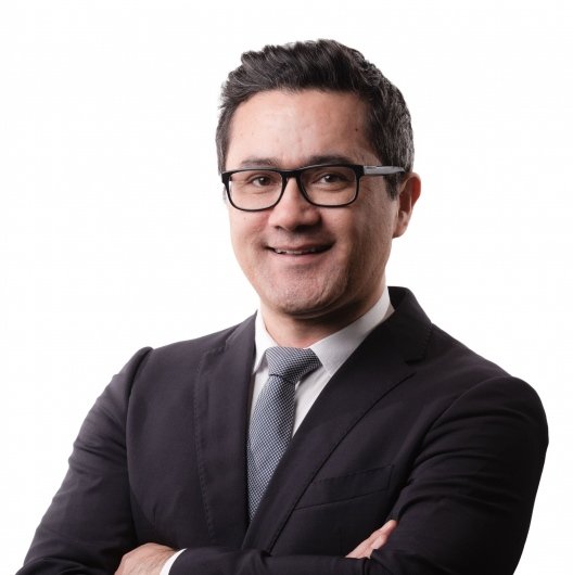 Dr. André Sakima Serrano