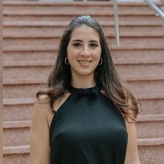 Dra. Giulianna Maluf A Ferrari