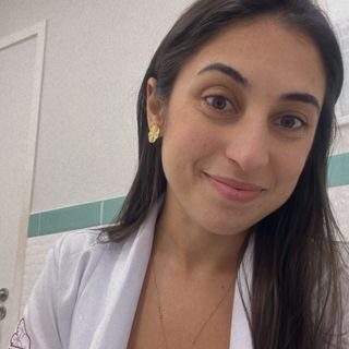 Dra. Ana Carolina Queiroz