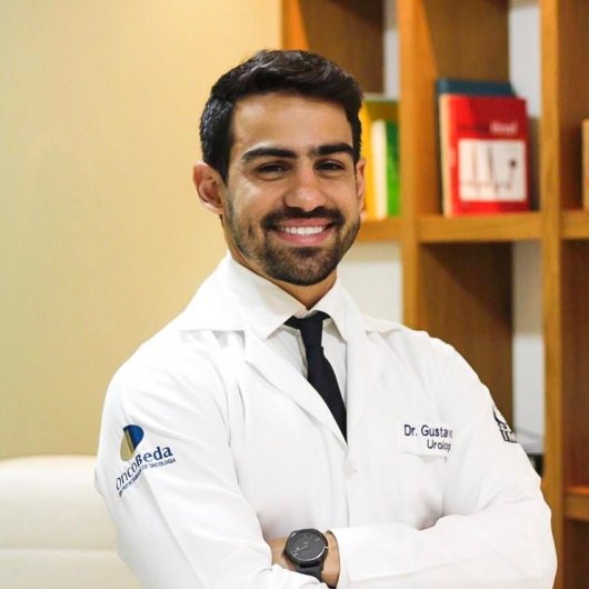 Dr. Gustavo Araújo