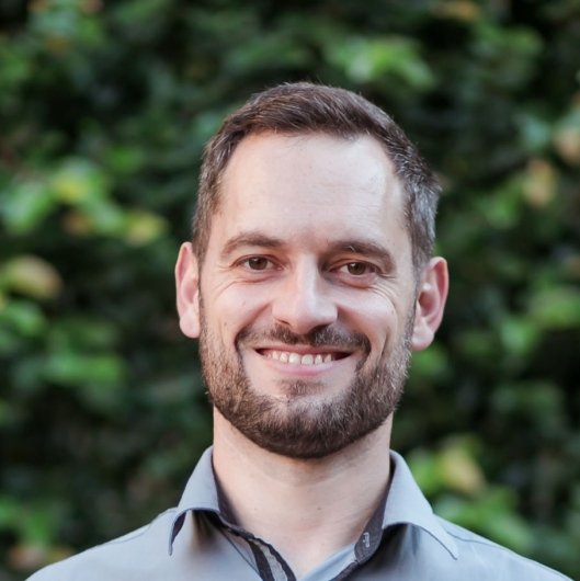 Dr. Jean Beux