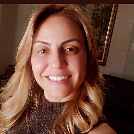 Nívea Cláudia Caitano