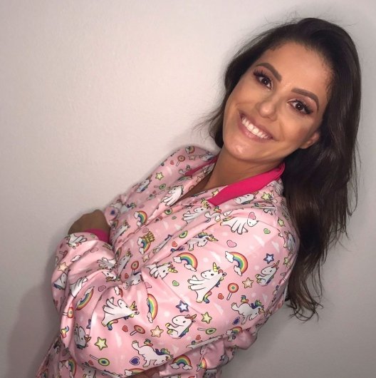 Dra. Nayara Mara Camargo Leal
