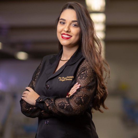 Dra. Bruna Cassimiro de Faria