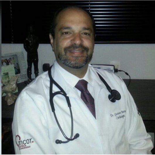 Dr. Gustavo Barros