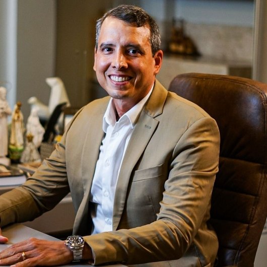 Dr. Nelson Simas