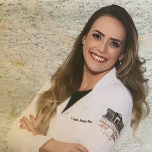 Dra. Daniele Araújo Pires