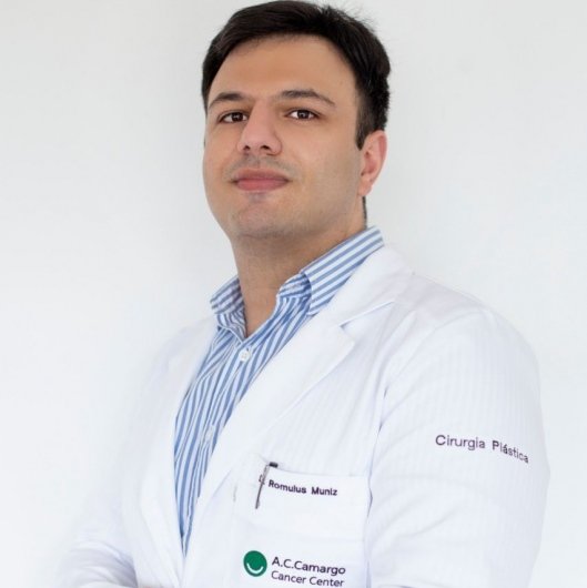 Dr. Romulus Muniz