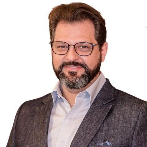 Dr. Navarro Lúcio