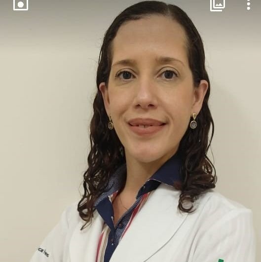 Dra. Fernanda de Araujo Cardoso