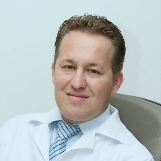 Dr. Carlos Eduardo Borghesan