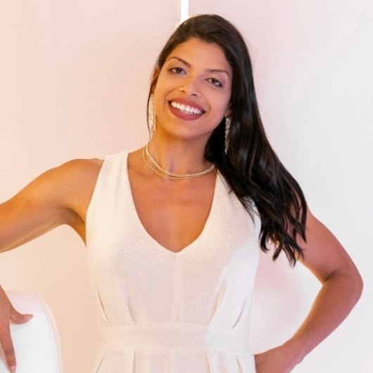 Dra. Lívia Oliveira