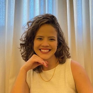Lívia Oliveira Moreira