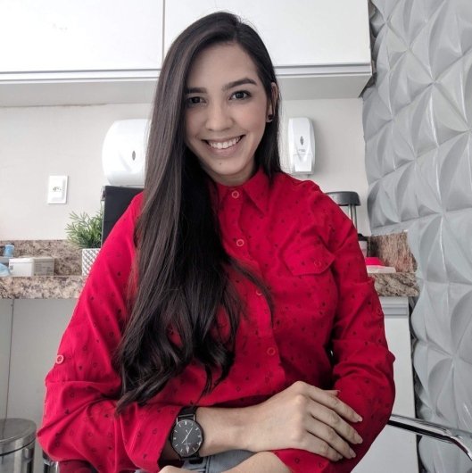 Dra. Lucrécia Barros