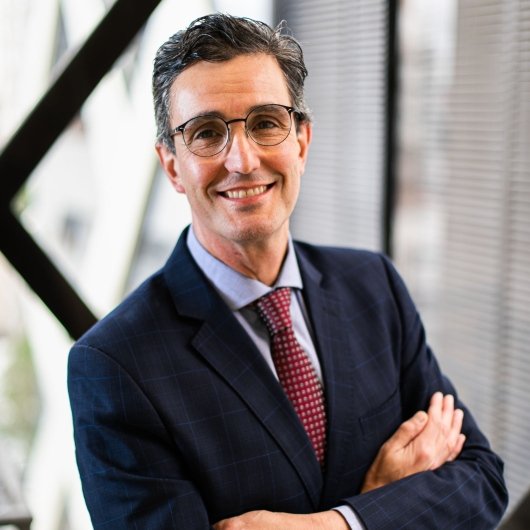Dr. Caio Soares