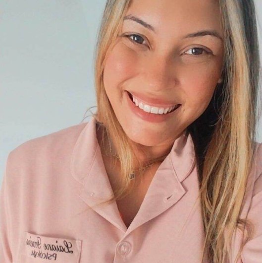 Dra. Laiane Galdino Ferreira
