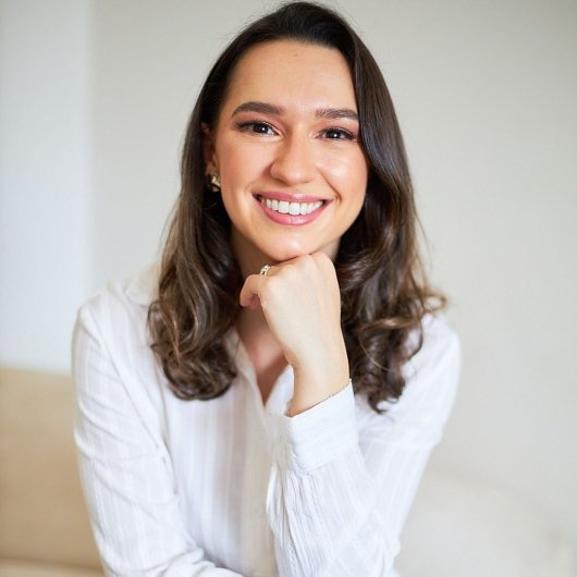 Dra. Lívia Maria Souza Macedo