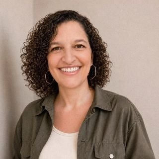 Daniela M. Abade