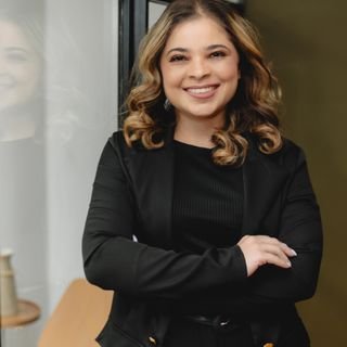 Dra. Aline Lana