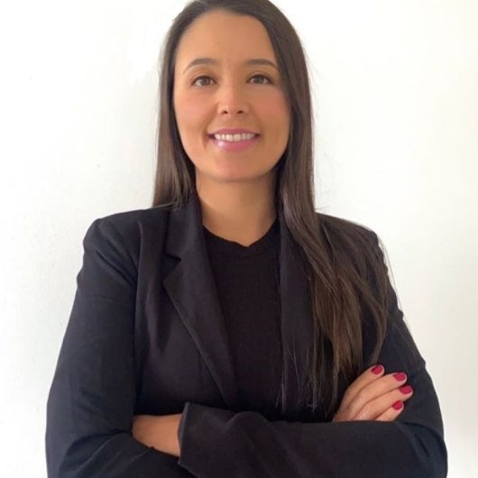 Dra. Bruna Ferraz