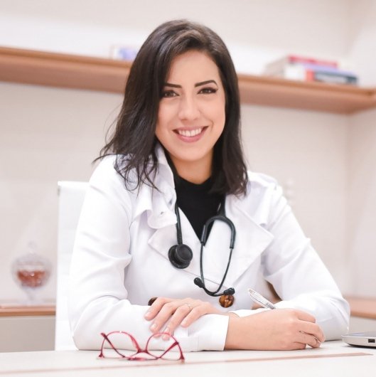 Dra. Débora Brito