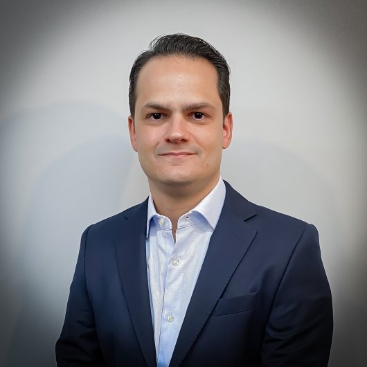 Dr. Bruno Linhares