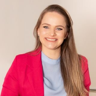 Dra. Naiana Confortin
