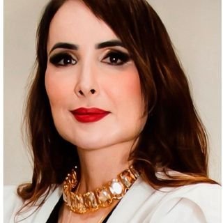 Dra. Ana Carolina Campos Lage Santiago