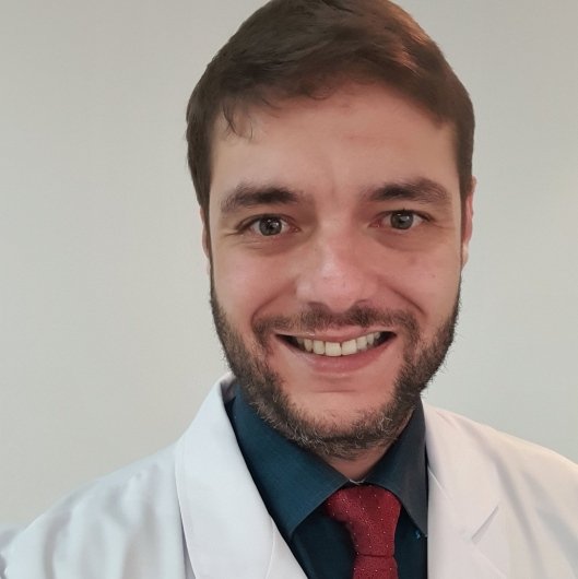 Dr. Vinícius Felipe Pereira