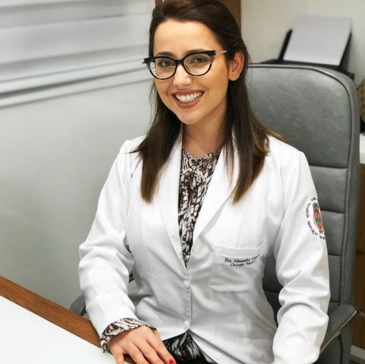 Dra. Alessandra Vidaurre Soares