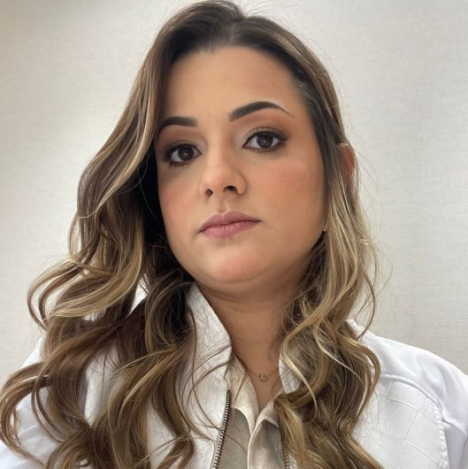 Dra. Fernanda Quadros Mendonça Marques