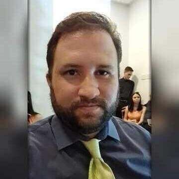 Dr. Lucas Sena
