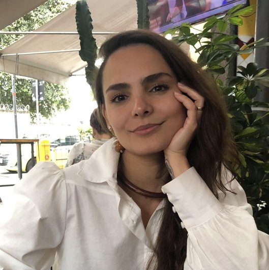 Dra. Anna Caroline Teixeira Gonçalves